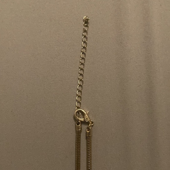 women’s statement necklace large stone on gold colored chain - Picture 3 of 6